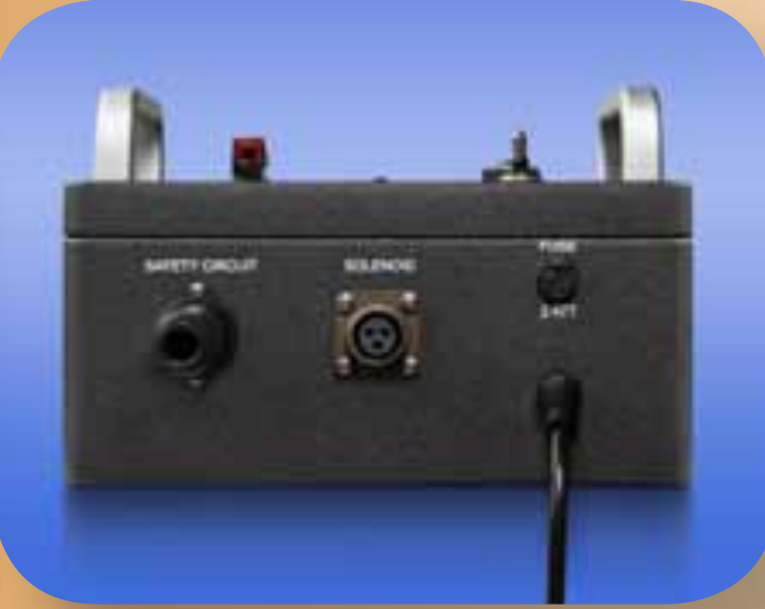 FU 1069-1 — rear panel with safety circuit, solenoid and fuse
