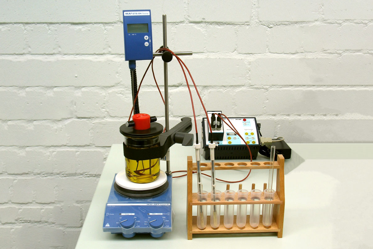 Solidification Point Tester in operation